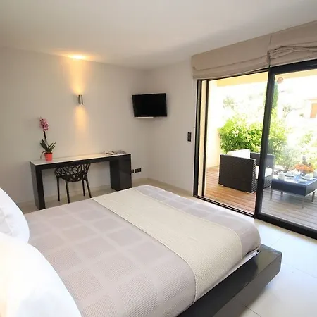 Nature&design 3* Bonifacio (Corsica)